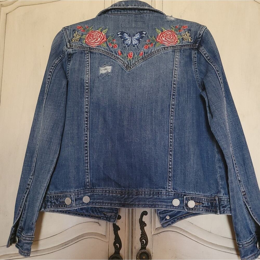 Blank NYC Floral Rose Butterfly Embroidered Distressed Denim Jean Jacket✨️XS - Picture 4 of 16